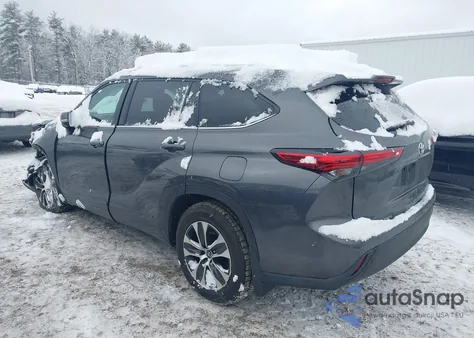 2021 Toyota Highlander Xle z USA, uszkodzony, nr VIN 5TDGZRBH5MS156808